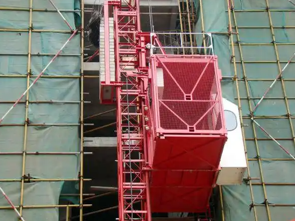 Construction Material Hoist