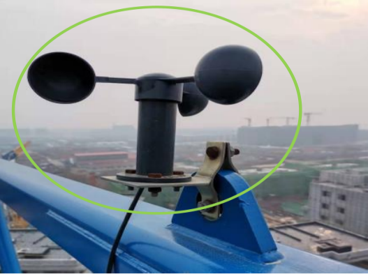 Anemometers installed on cranes